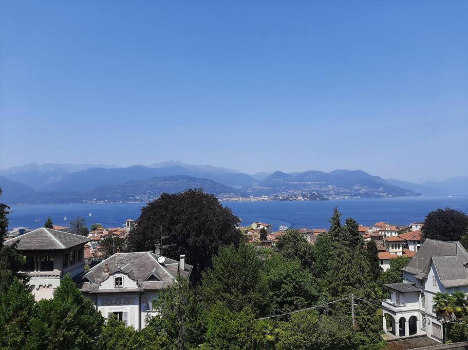 La Finestra Sul Lago - In Villa Con Vista E Posto Auto Coperto Stresa Exterior photo